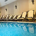 With Pool, Near The Lift Апартамент *