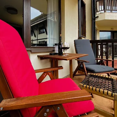 Apartman With Pool, Near The Lift Banszko