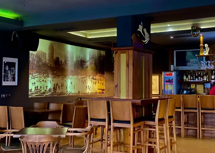 With Pool, Near The Lift Apartamento *